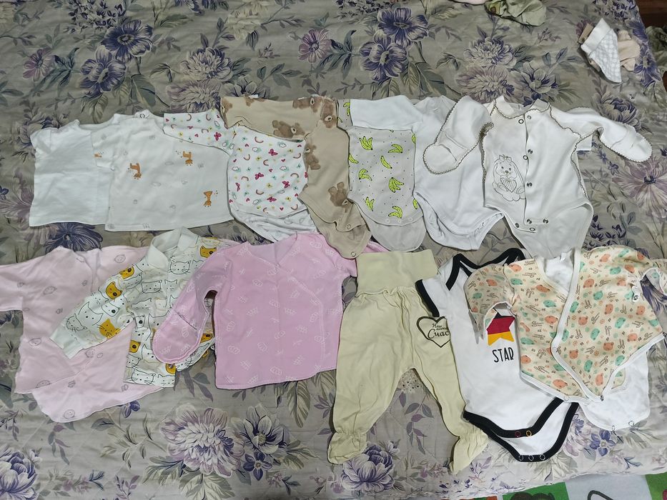 Продам пакетом вещи для новорожденного