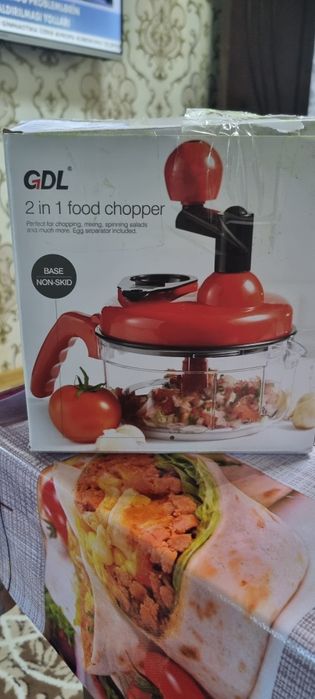 Продам ручной блендер новый.