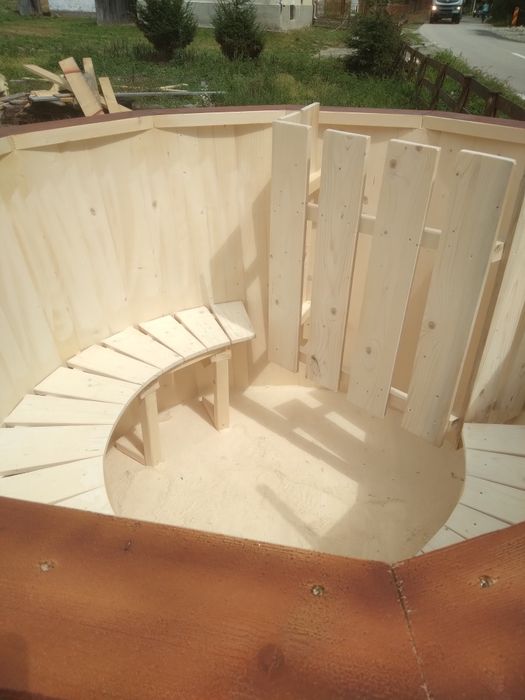 Ciubar din lemn de molid pentru baie