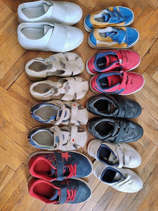 Нови и в перфектно състояние детски обущета 26 и 28 номер