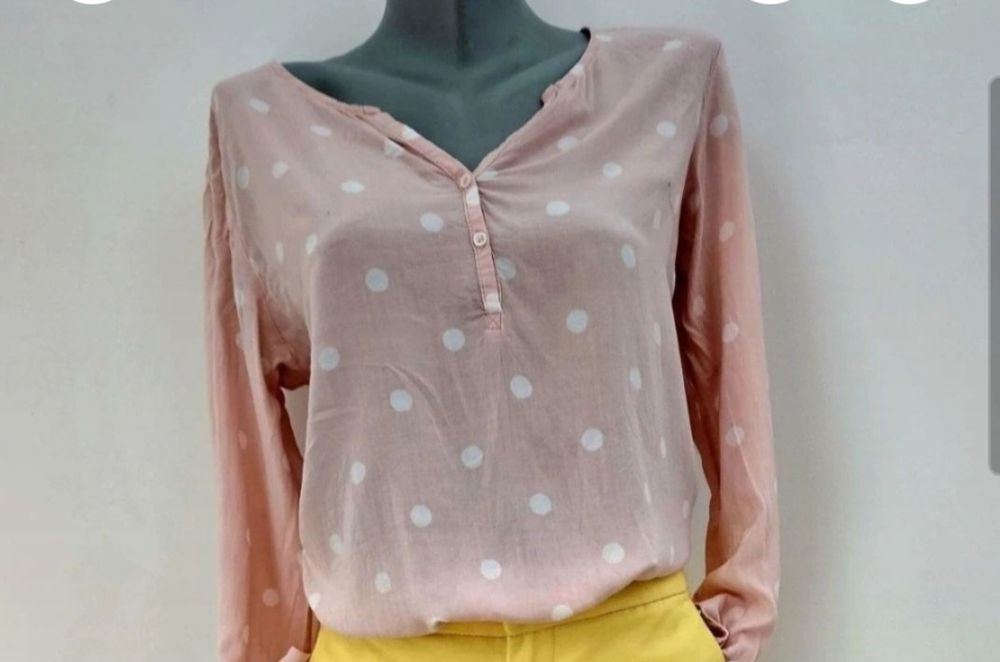 Set de primavara - pantaloni galbeni si camasa roz, 55 lei