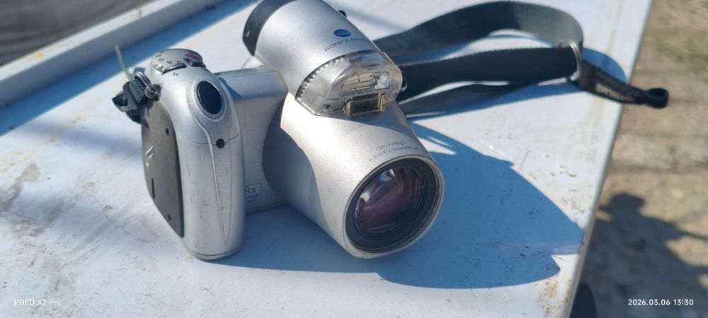 Aparat foto Konica Minolta z10