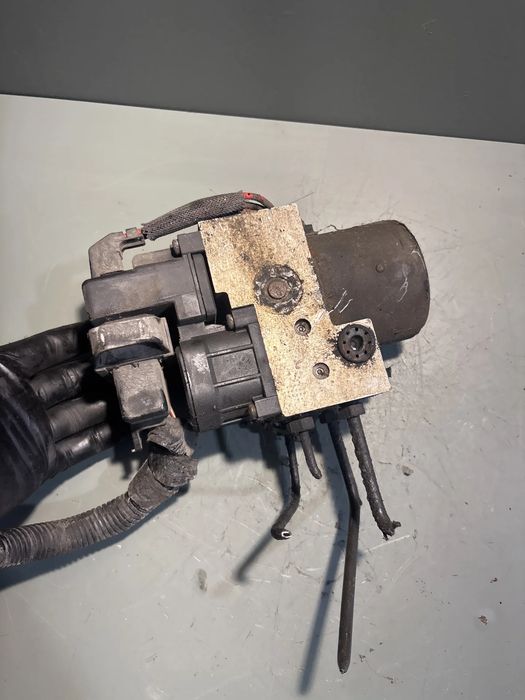 Pompa ABS yc152m110ae Ford Transit 2003 2.4 Di MT (120 hp)