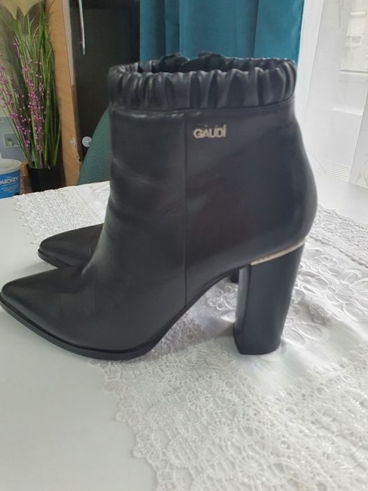 Cizme de piele Gaudi