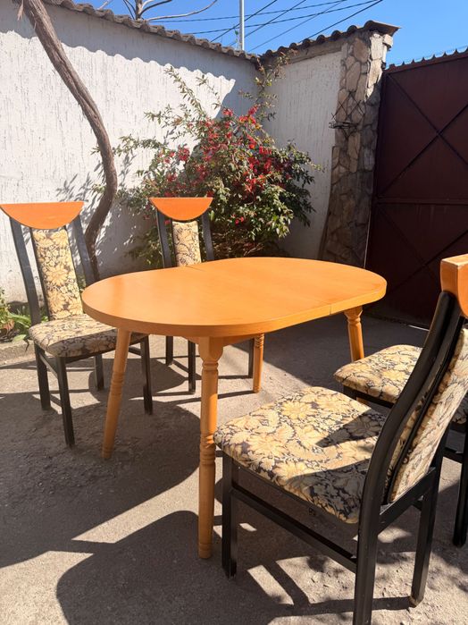 Комплект кухненска маса и столове