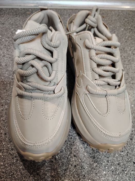 Adidași de sport damă la modă