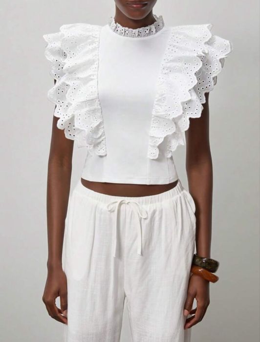 Бяла блуза с бродерия/НОВА/