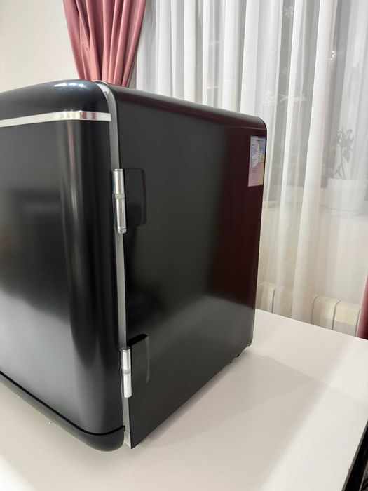 Mini frigider cu congelator Comfee 47L GARANTIE 12 luni