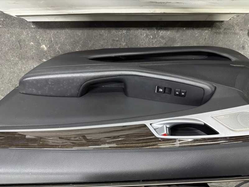 Дверь Genesis G80 2016