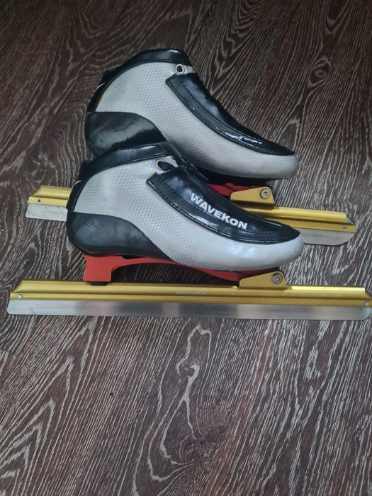 Продам конькобежные коньки