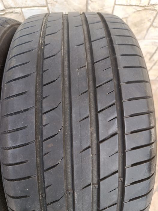 Летни гуми Syron 235/40/19