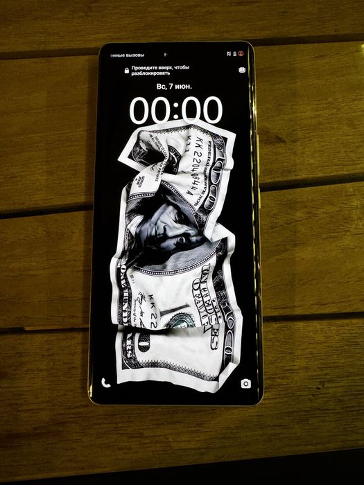 Продам Vivo V40, 12/256 ГБ