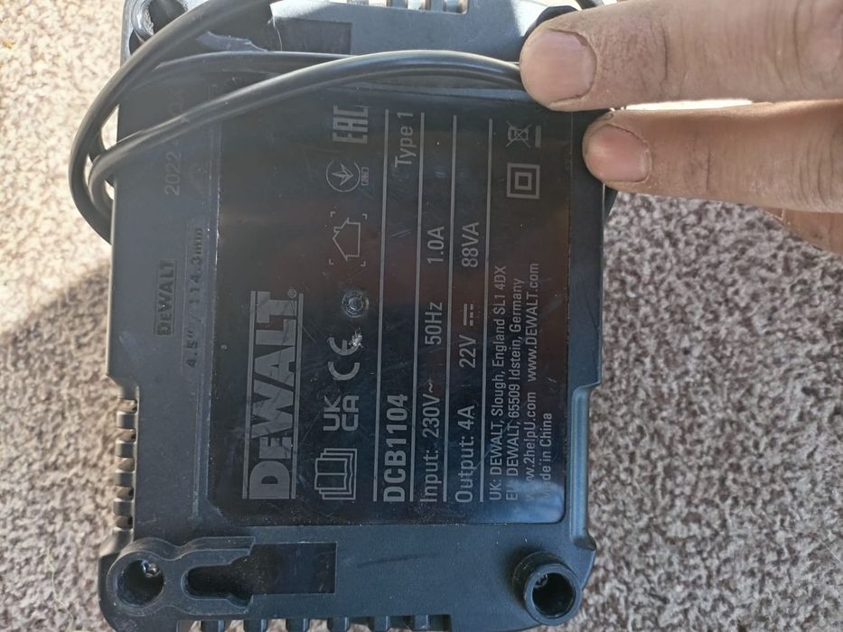 Încarcator  dewalt