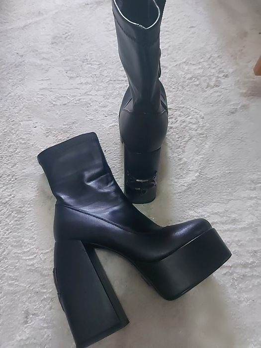 Прадаю  жэнскии сапожки