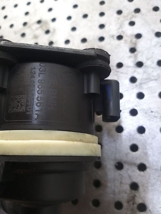 Pompa auxiliara apa 2.0 tdi audi a4 b8 8k 03l965561a
