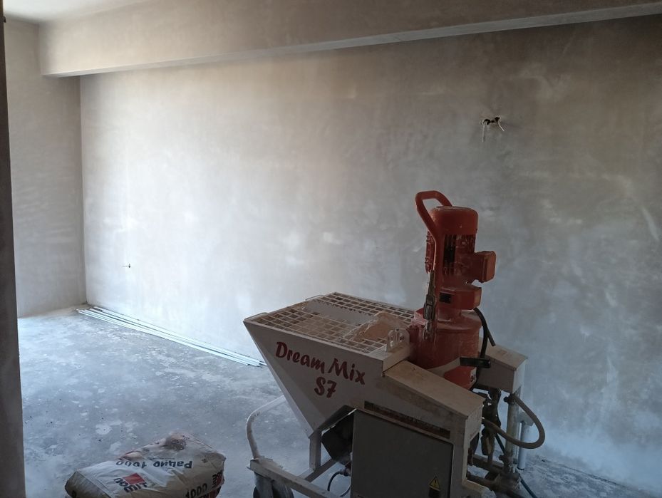 Машинна мазилка и подова замазка