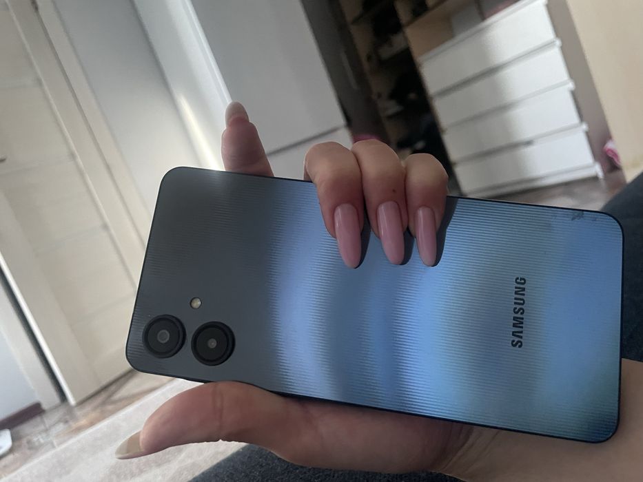 Samsung a06 продам