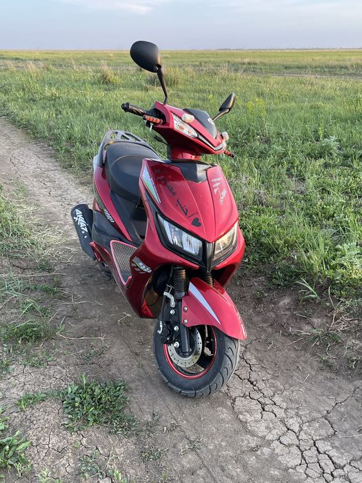 Продается скутер м8