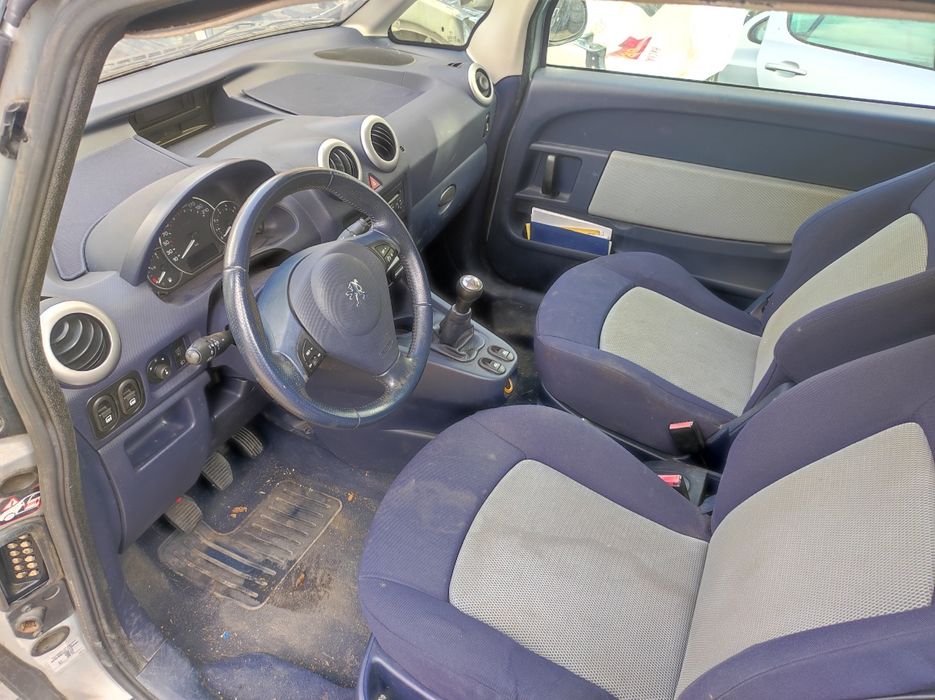 На части!!!Пежо-1007,1.4i-16V88к.с.