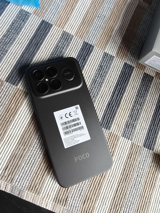 Телефон Pocco F8 ULTRA 512, нов с две години гаранция към Технополис