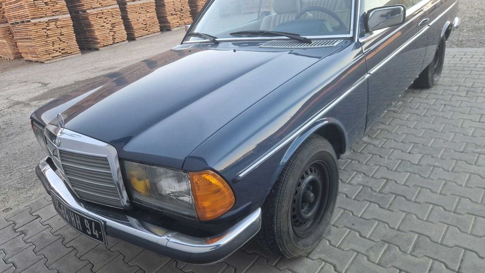 Mercedes-Benz  1980 benzină, 11.104 € — imagine 1