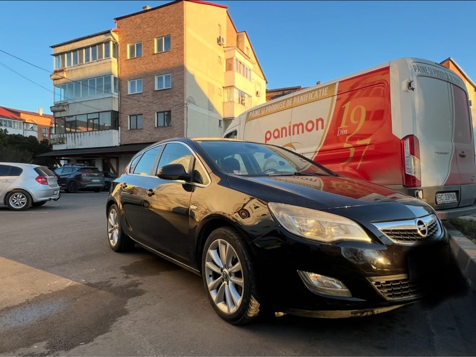 Opel Astra J 2.0  CDTI -full options- pachet sport- Negru