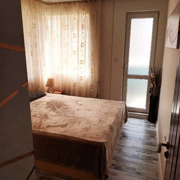 Дава се под наем Двустаен апартамент в Пловдив, Младежки Хълм - 60 кв.м за 160 € - Снимка #2