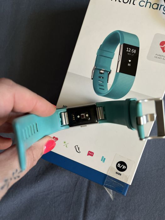 Смарт часовник Fitbit charge 2