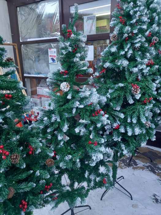 Продам новогодние искуственные елки