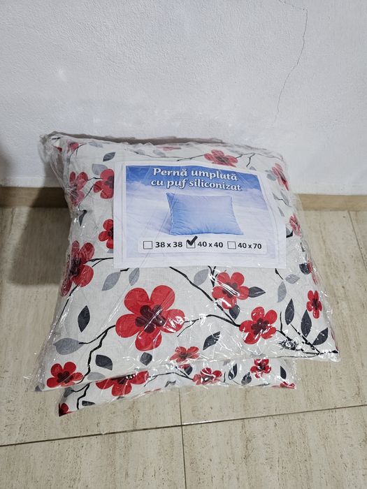 Set 2 perne 40x40 cm – Noi cu etichetă | Moi, pufoase | Livrare OLX