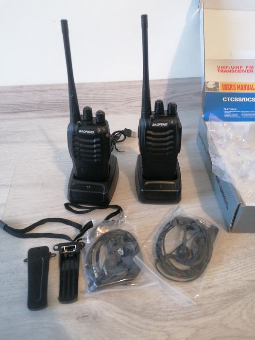 Stații emisie recepție, walkie talkie reîncărcabile, raza lungă, noi