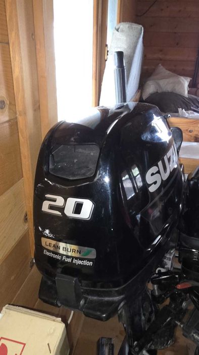 Motor outboard Suzuki  DF20 AEL de 20 cai putere 2021