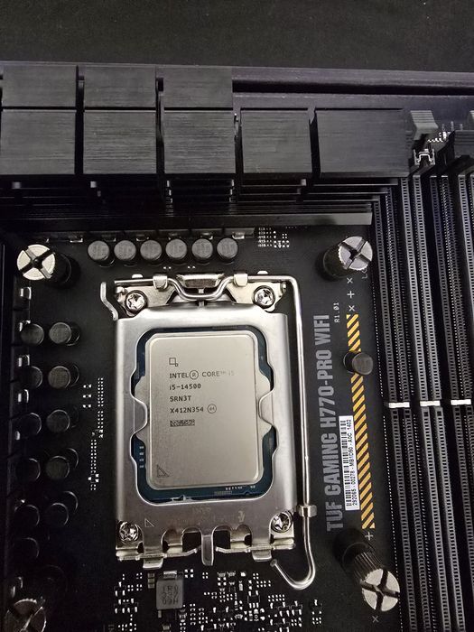 Kit Placă de bază, Procesor, Ram, Cooler AIO, Carcasă