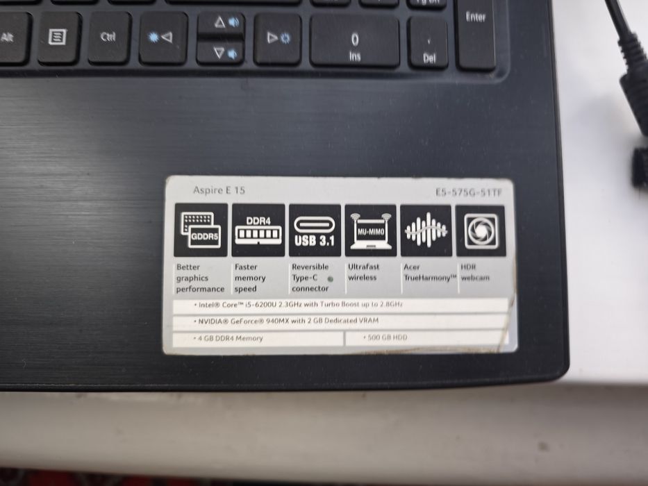 Acer aspire e15 i5 6200u 8+8 ram 256ssd 512 hdd