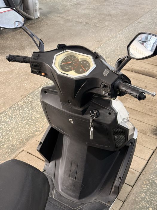 Продам скутер Racer 50