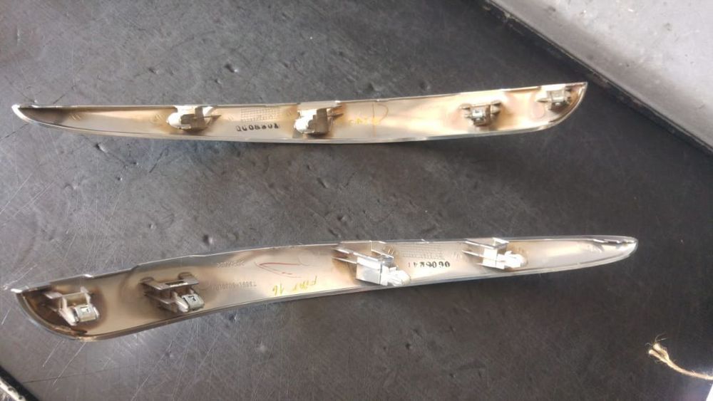 set ornamente fiat sedici suzuki sx4  73852-80j0  73851-80j0