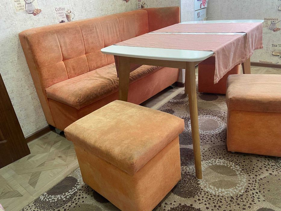 кухонный мягкий уголок б.у.