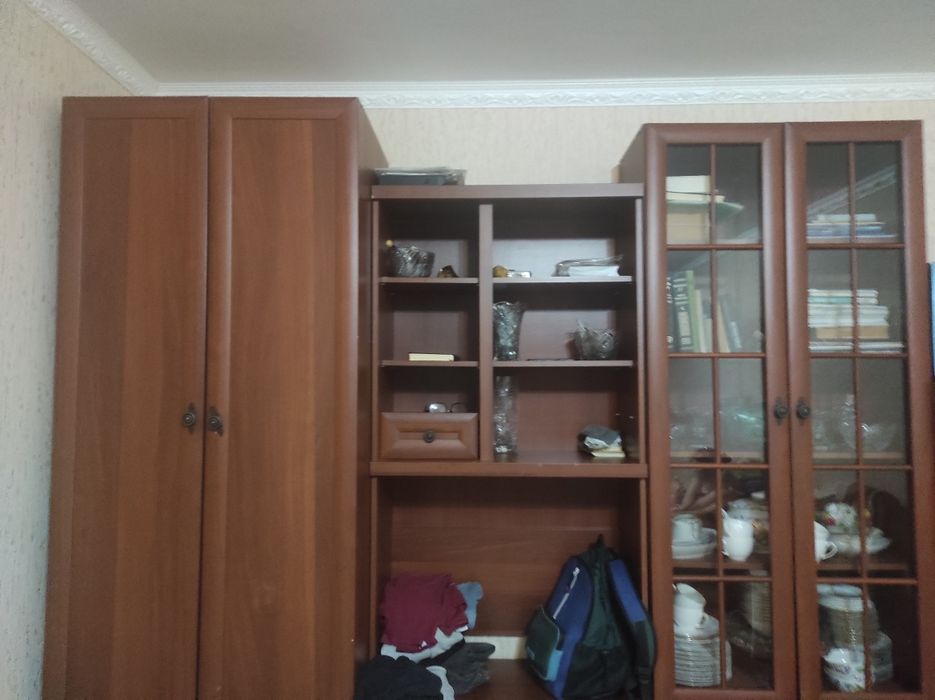 Срочно продам стенку в хорошем состоянии