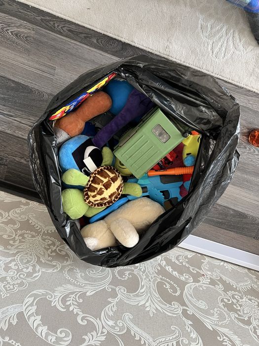Отдам даром пакет с игрушками. Самовывоз Балауса