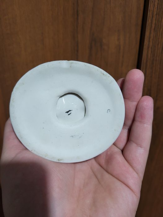 Статуэтка дети кормят голубей