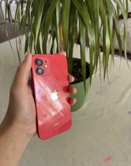 iPhone 12, 64 ГБ