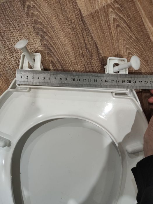 Сидение с крышкой от унитаза