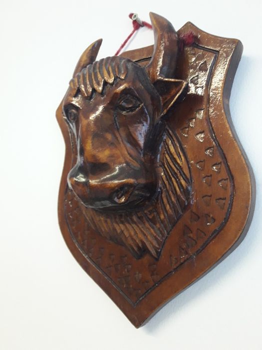 Sculptura cap de bour