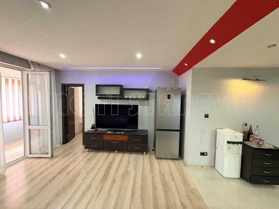 Ремонтиран четиристаен тухлен апартамент в ж.к. „Крум Бъчваров"