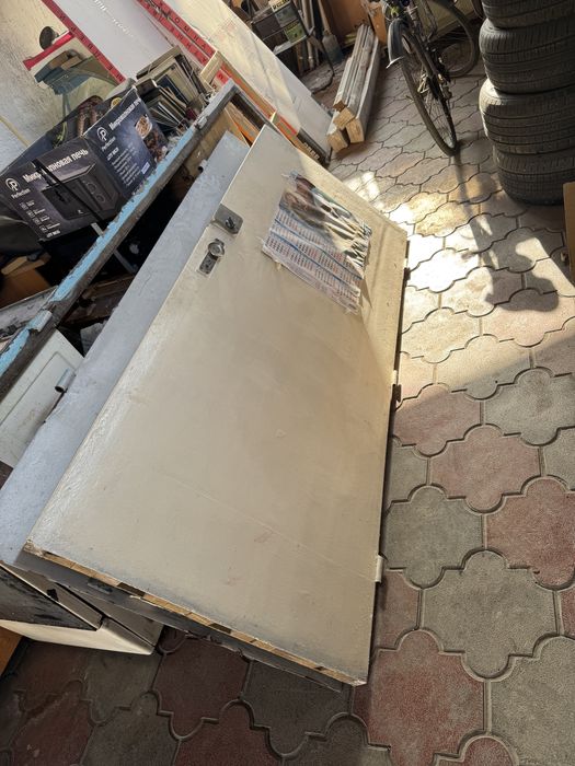 Железная дверь деревянная