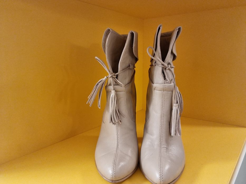Botine crem din piele-Marimea 35