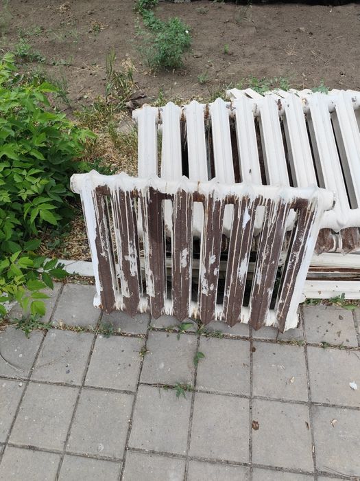 Продам чугунные радиаторы б/у, самовывоз.