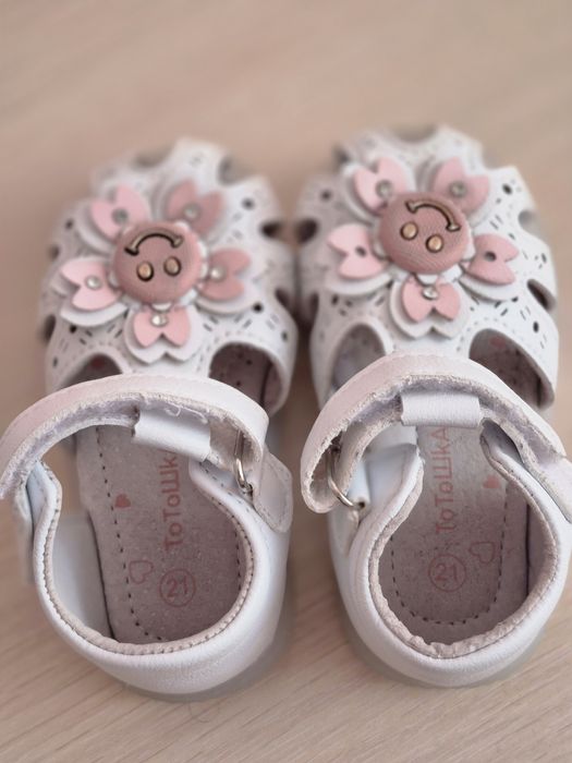 Продам сандалии на девочку!!!