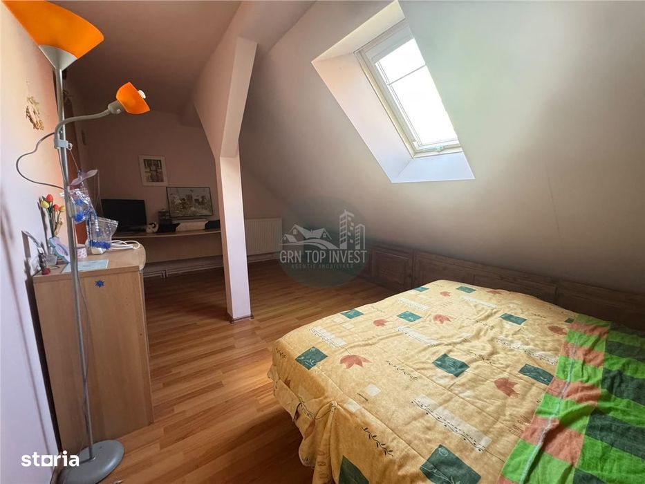 Apartament la mansarda cu 3 camere si balcon in Vasile Aaron
