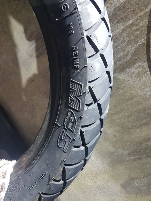 Vand o pereche de cauciucuri Michelin pt motocicleta